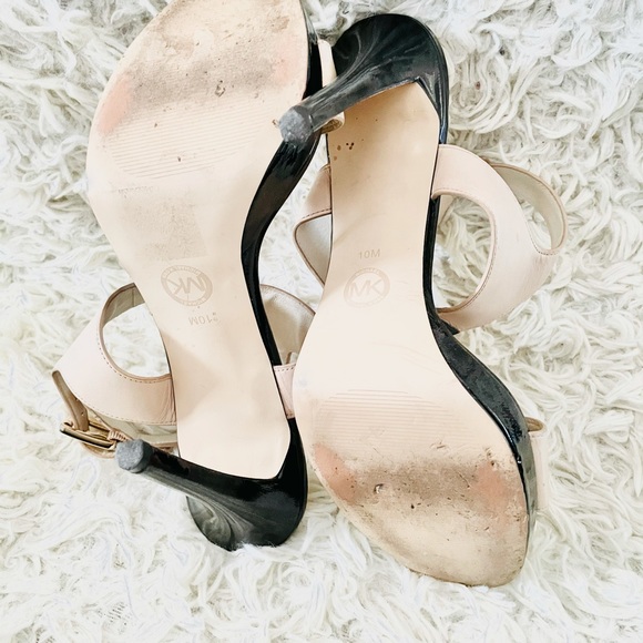 MK Heels - Picture 2 of 3